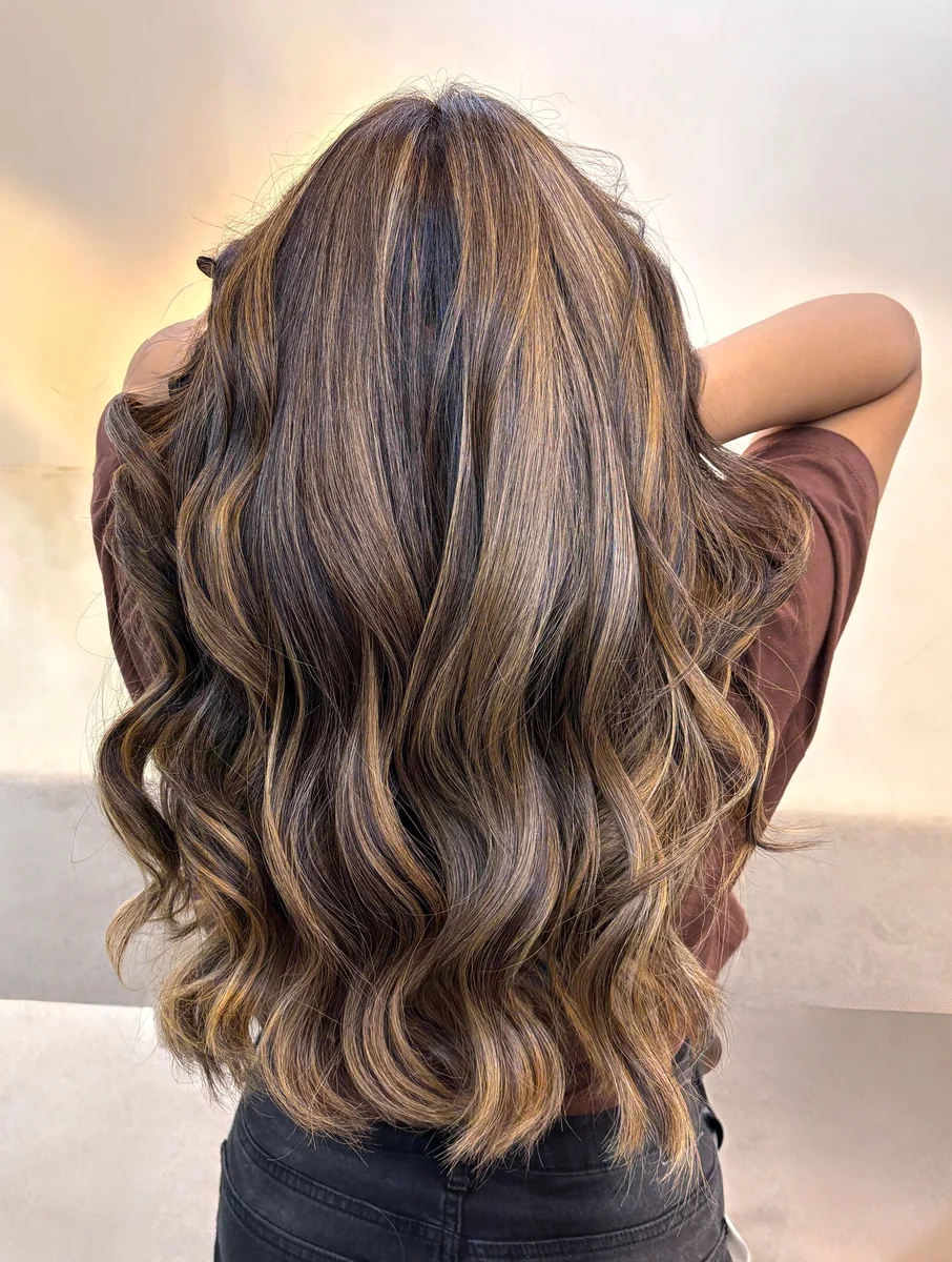 Textured Dimensional Balayage Highlights